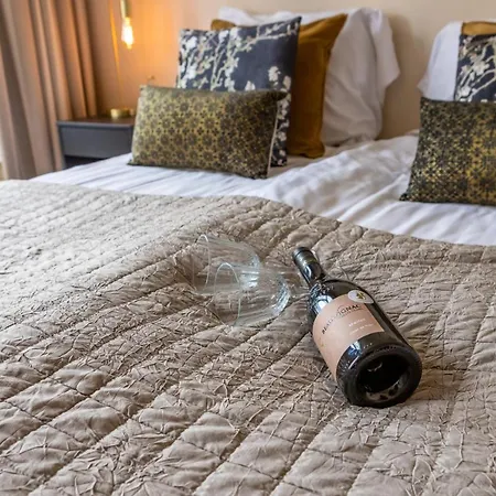 Boutique No5 3* 贝亨奥普佐姆